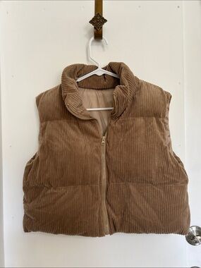 Corduroy Puffer Vest in Light Brown